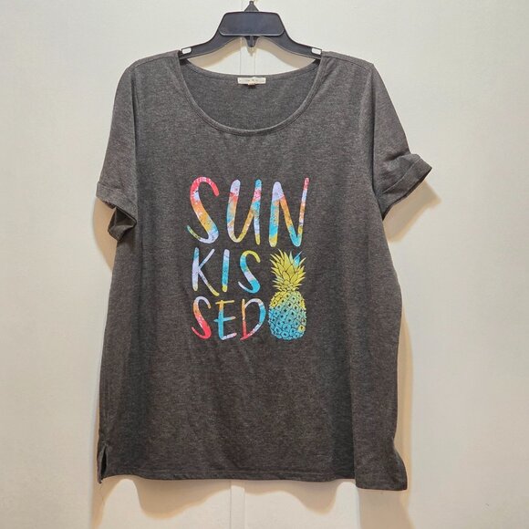 Maurices Tops - Maurices Sunkissed Pineapple Gray T-Shirt Size 0 0X